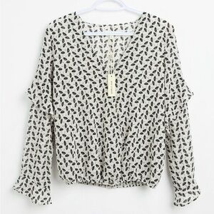 NWT Max StudioChic Black and White Umbrella Patterned Women's Top